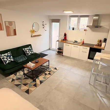 Apartment Cocon Urbain , Bel Entierement Equipe, Entree Privee, Parking
